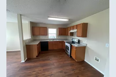 1420 Bumble Bee Drive, Lancaster, TX 75134 - Photo 4