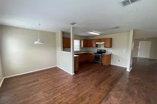 1420 Bumble Bee Dr, Lancaster, TX 75134 - Photo 6