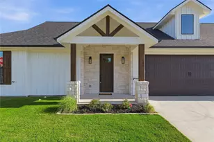 200 E Ewell St, Granbury, TX 76048 - Photo 2