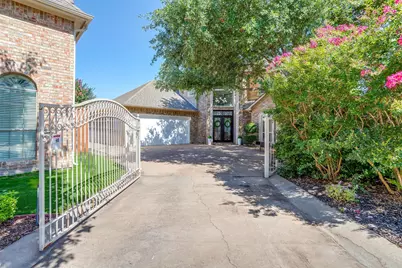 4224 Oak Park Court, Fort Worth, TX 76109 - Photo 2
