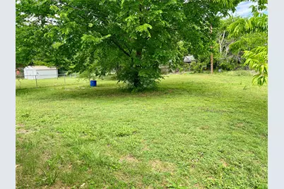 233 Hillcrest Drive, Nocona, TX 76255 - Photo 8