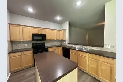 7404 Fossil Creek Drive, Arlington, TX 76002 - Photo 4
