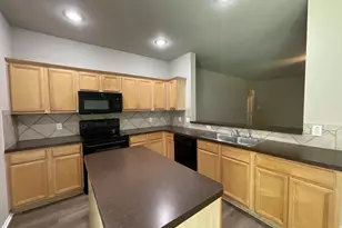 7404 Fossil Creek Dr, Arlington, TX 76002 - Photo 4