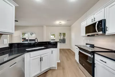4541 Woodsboro Lane, Plano, TX 75024 - Photo 14