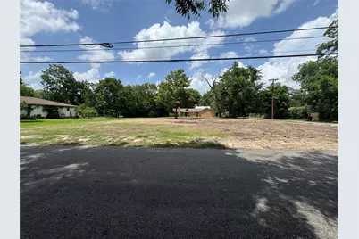 300 W 10th Street, Bonham, TX 75418 - Photo 6