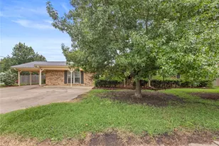 1101 14th St, Honey Grove, TX 75446 - Photo 2