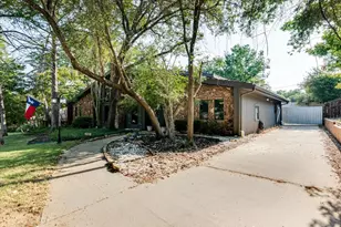 1459 Warrington Ct, Fort Worth, TX 76112 - Photo 2