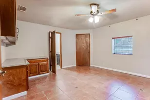 1459 Warrington Ct, Fort Worth, TX 76112 - Photo 18