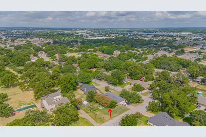 1300 4th Street, Granbury, TX 76048 - Photo 34