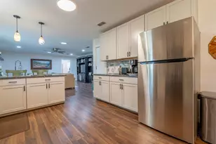 1300 Fourth St, Granbury, TX 76048 - Photo 12