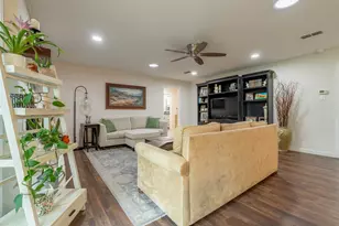 1300 Fourth St, Granbury, TX 76048 - Photo 6