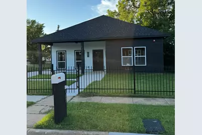 907 E Humbol T Street, Fort Worth, TX 76104 - Photo 1