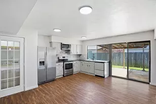 2711 Treeview Dr, Arlington, TX 76016 - Photo 10
