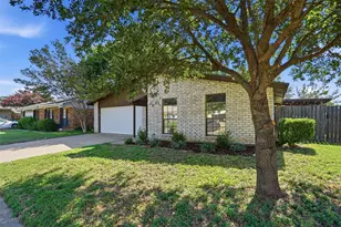 2711 Treeview Dr, Arlington, TX 76016 - Photo 4
