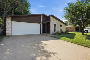 2711 Treeview Dr, Arlington, TX 76016 - Photo 2