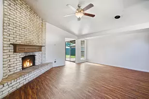 2711 Treeview Dr, Arlington, TX 76016 - Photo 8