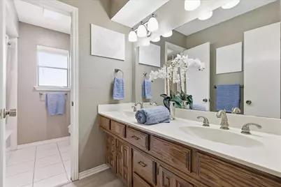 1915 Robin Meadow Circle, Carrollton, TX 75007 - Photo 24