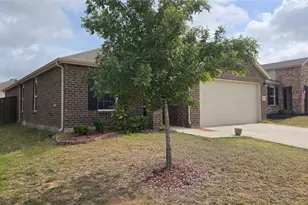 1121 Waggoner Dr, Aubrey, TX 76227 - Photo 2