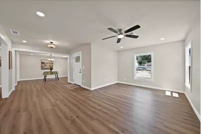 1104 E Russell Avenue, Carrollton, TX 75006 - Photo 2