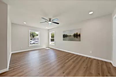 1104 E Russell Avenue, Carrollton, TX 75006 - Photo 4