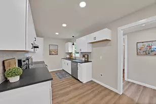 1104 E Russell Ave, Carrollton, TX 75006 - Photo 10