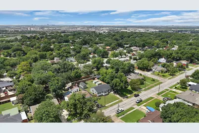 1104 E Russell Avenue, Carrollton, TX 75006 - Photo 36