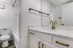 3600 Hulen Park Cir, Fort Worth, TX 76123 - Photo 10