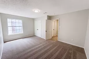 317 Riverwalk Ln, Irving, TX 75063 - Photo 22