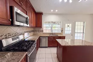 317 Riverwalk Ln, Irving, TX 75063 - Photo 16