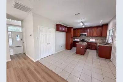 317 Riverwalk Lane, Irving, TX 75063 - Photo 2