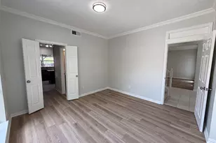 317 Riverwalk Ln, Irving, TX 75063 - Photo 12