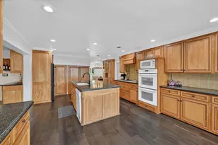 1946 Sussex Dr, Carrollton, TX 75007 - Photo 8