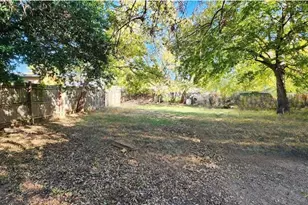 318 MacArthur Blvd, Grand Prairie, TX 75050 - Photo 14