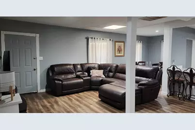 318 Macarthur Boulevard, Grand Prairie, TX 75050 - Photo 2