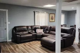 318 MacArthur Blvd, Grand Prairie, TX 75050 - Photo 2
