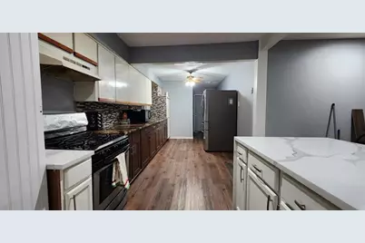 318 Macarthur Boulevard, Grand Prairie, TX 75050 - Photo 6