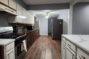 318 MacArthur Blvd, Grand Prairie, TX 75050 - Photo 6