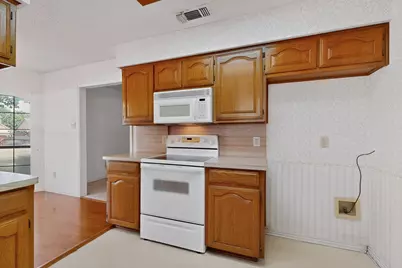 7517 Crosstimbers Lane, North Richland Hills, TX 76182 - Photo 8