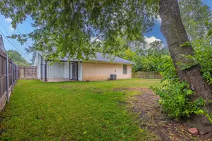 2001 Century Dr, Waco, TX 76712 - Photo 24