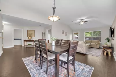115 E Cason Street, Irving, TX 75061 - Photo 8