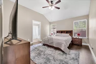 115 E Cason St, Irving, TX 75061 - Photo 16
