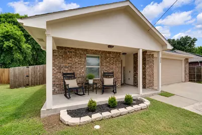 115 E Cason Street, Irving, TX 75061 - Photo 4
