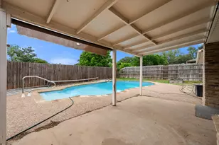 213 Meadowhill Dr, Benbrook, TX 76126 - Photo 24