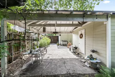 1130 S Montreal Avenue, Dallas, TX 75208 - Photo 24