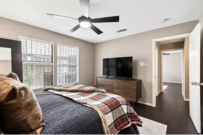1130 S Montreal Avenue, Dallas, TX 75208 - Photo 12