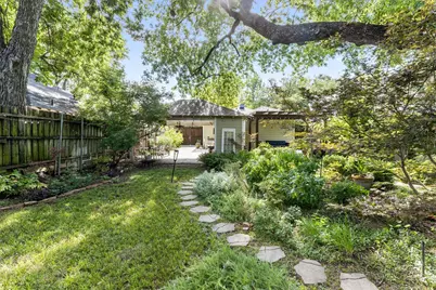 1130 S Montreal Avenue, Dallas, TX 75208 - Photo 22