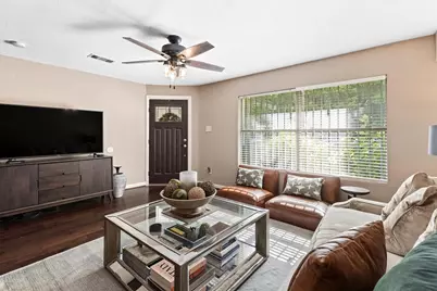 1130 S Montreal Avenue, Dallas, TX 75208 - Photo 4