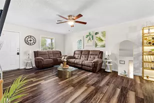 2321 Grandview Dr, Fort Worth, TX 76112 - Photo 4