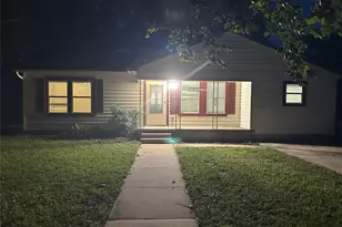 932 Moss, Gainesville, TX 76240 - Photo 1