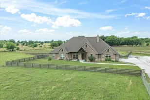 25459 Dove Hollow Dr, Justin, TX 76247 - Photo 2